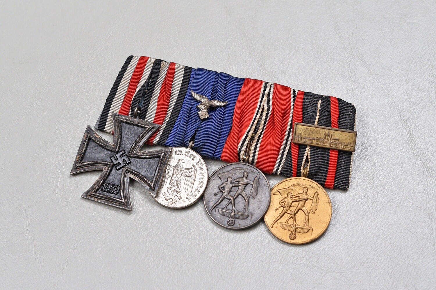WWI GERMAN 1939 IRON CROSS PARADE MOUNTED 4-PLACE MEDAL BAR