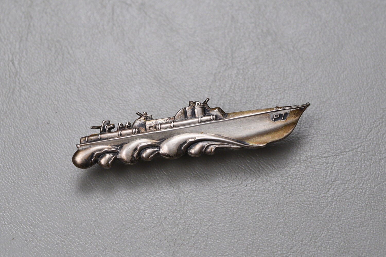 WWII U.S. NAVY PT BOAT BADGE - PINBACK, STERLING