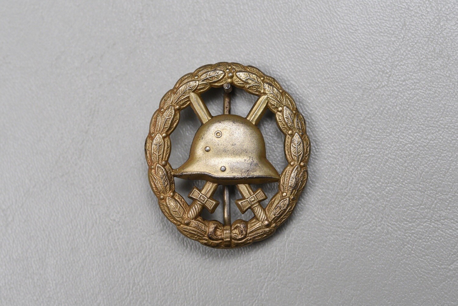 WWI GERMAN 1918 GOLD WOUND BADGE - CUT OUT TYPE