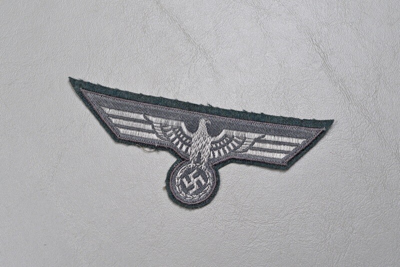 WWII GERMAN ENLISTED WAFFENROCK BREAST EAGLE - SILVER WIRE
