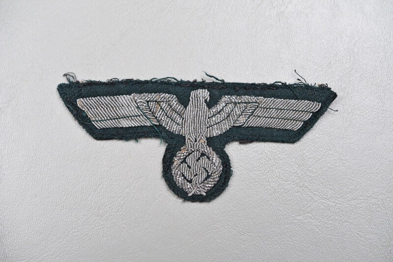 WWII GERMAN ARMY OFFICER'S BREAST EAGLE IN BULLION – UNIFORM REMOVED