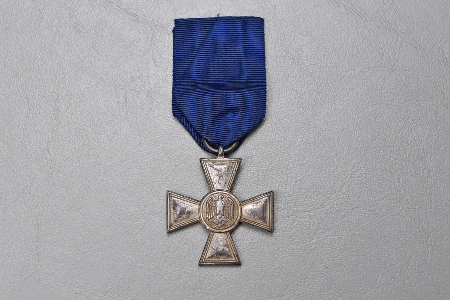 WWII GERMAN 18 YEAR FAITHFUL SERVICE CROSS