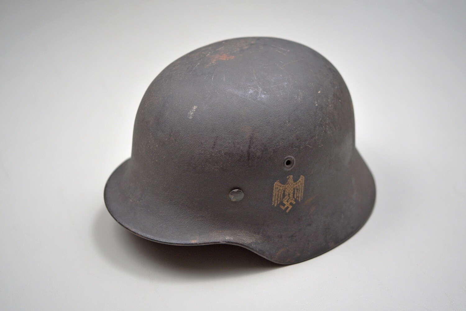 WWII GERMAN ARMY M40 SINGLE DECAL HELMET