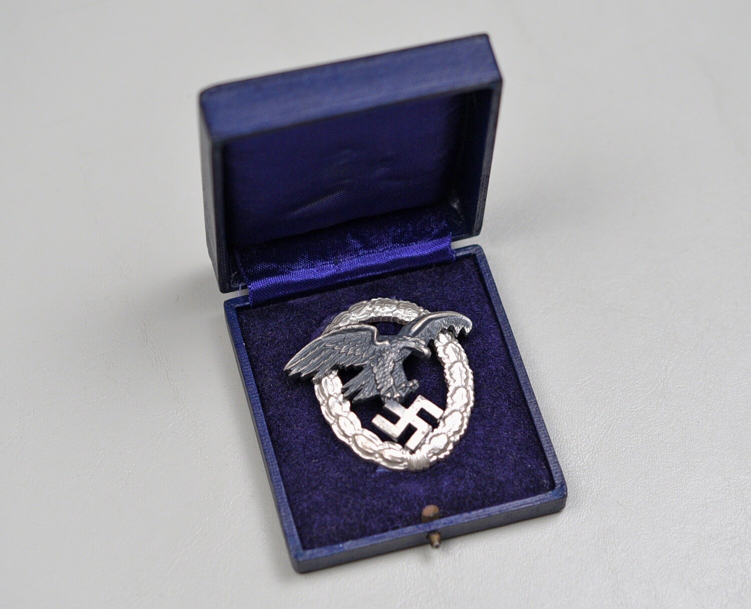 WWII GERMAN LUFTWAFFE OBSERVER&#39;S BADGE BY ASSMANN - CASED
