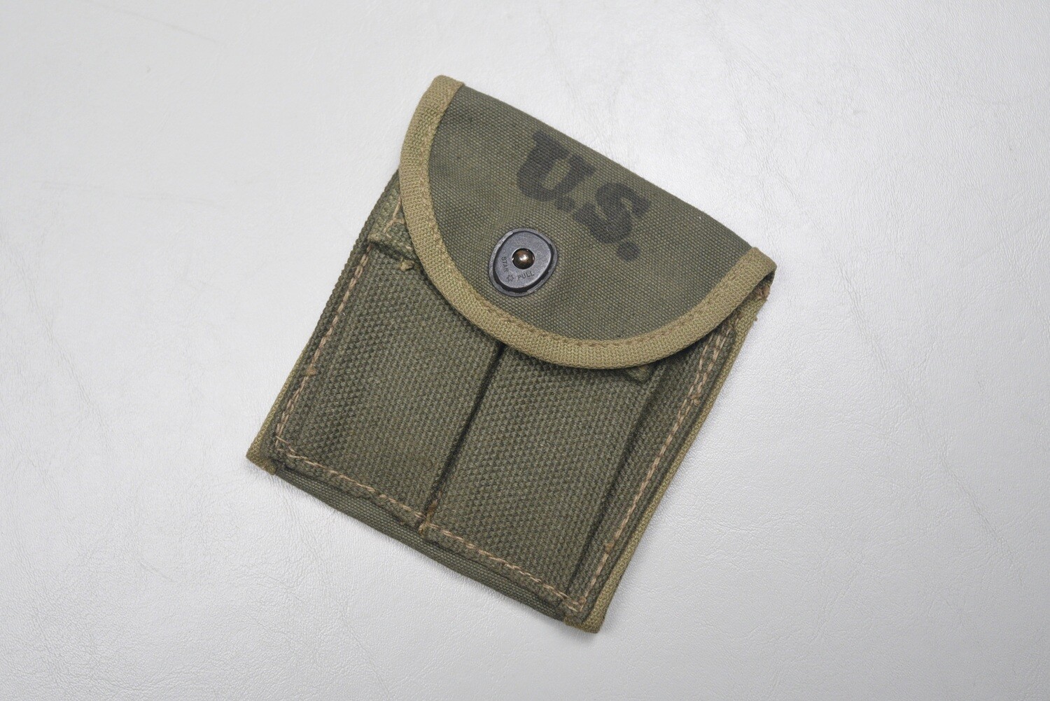 WWII U.S. M1 CARBINE CLIP POUCH - DATED 1943, TWO-TONE &amp; NEAR MINT
