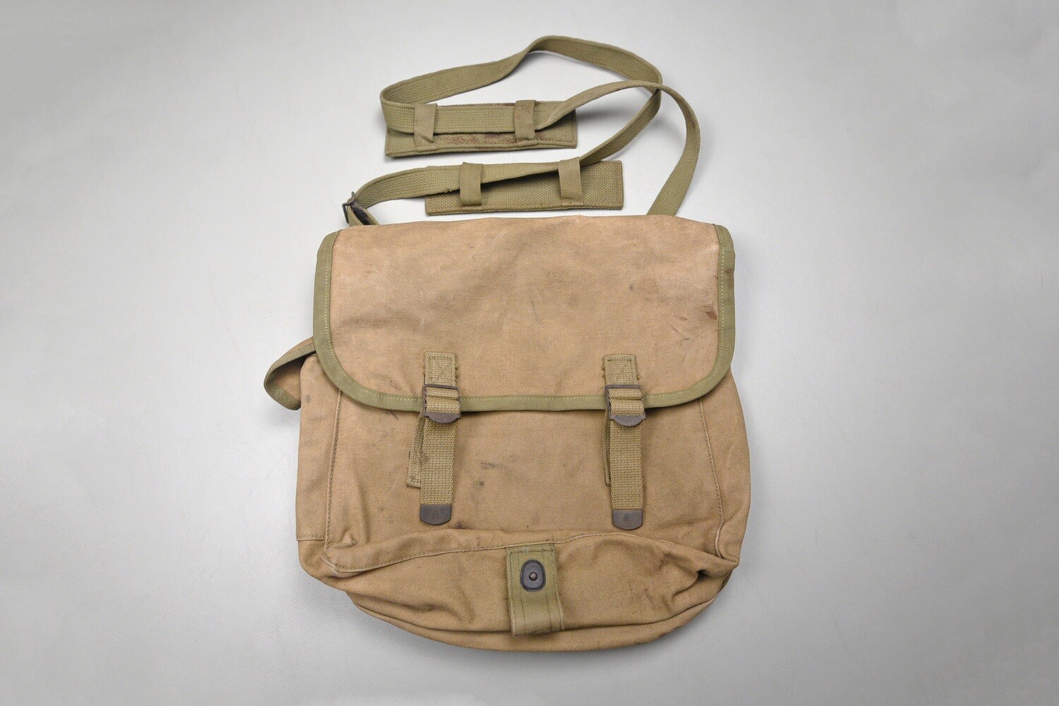 WWII U.S. MARINE CORPS OFFICER&#39;S MUSETTE BAG - BOYT 43