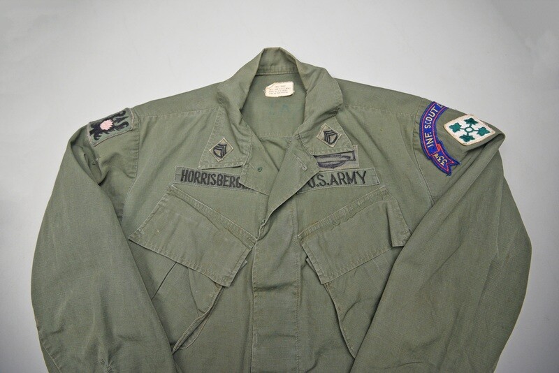 Vietnam War U.S. 4th Division/33rd Infantry Scout Dog Platoon Jungle Jacket