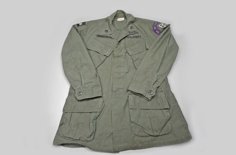 Vietnam War U.S. 4th Division/33rd Infantry Scout Dog Platoon Jungle Jacket Vietnam War U.S. 4th Division/33rd Infantry Scout Dog Platoon Jungle Jacket