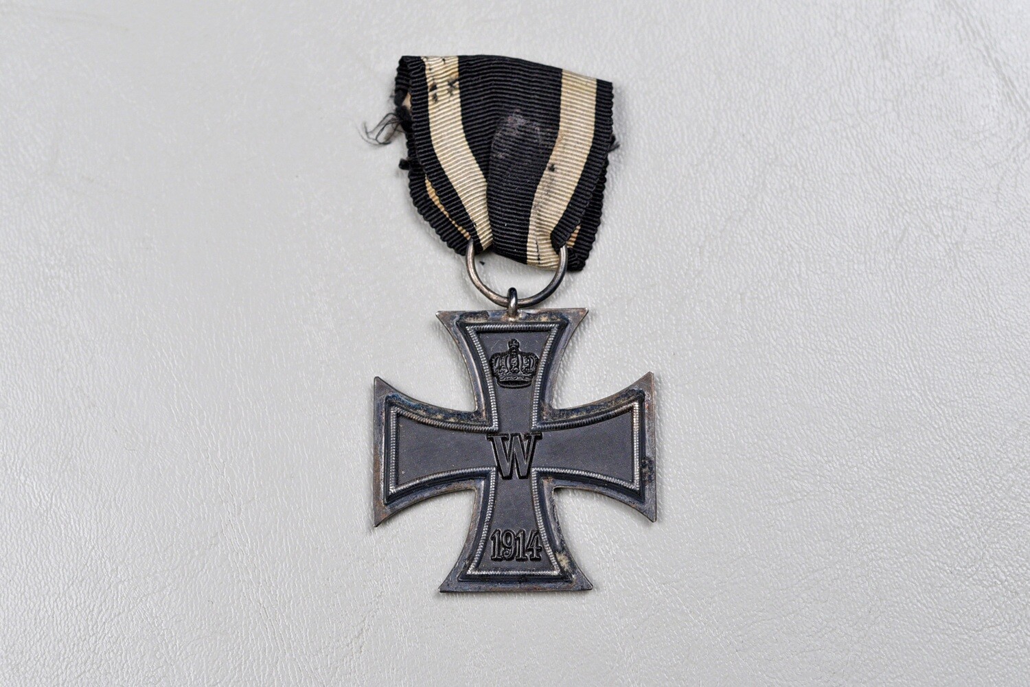 WWI GERMAN 1914 IRON CROSS MARKED &#39;KAG&#39; ON RIBBON