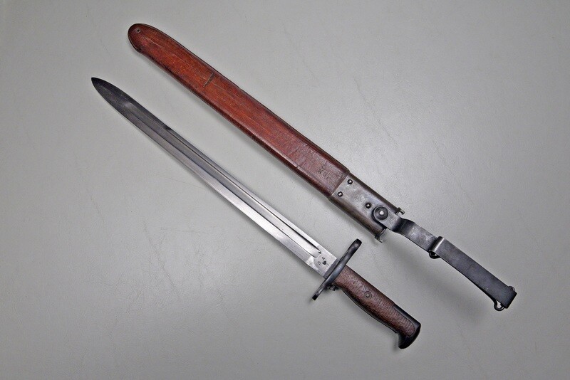PRE-WWI U.S. MODEL 1903 SPRINGFIELD BAYONET IN EARLY M1905 LEATHER SCABBARD