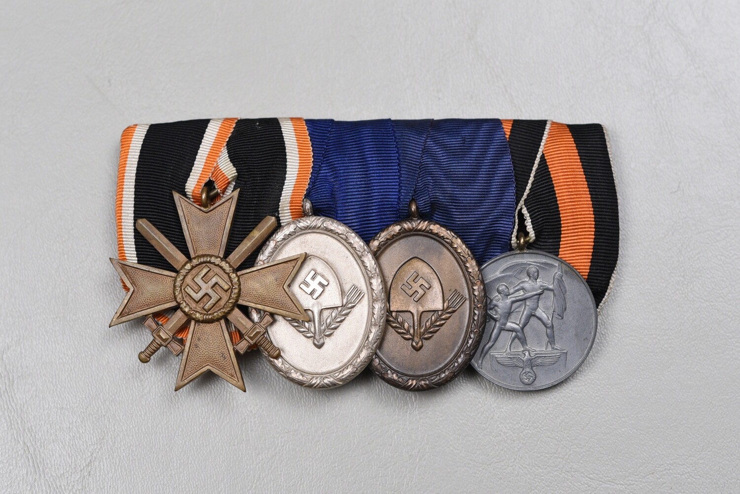 WWII GERMAN 1939 WAR MERIT CROSS/RAD SERVICE MEDALS 4-PLACE PARADE MOUNTED MEDAL BAR