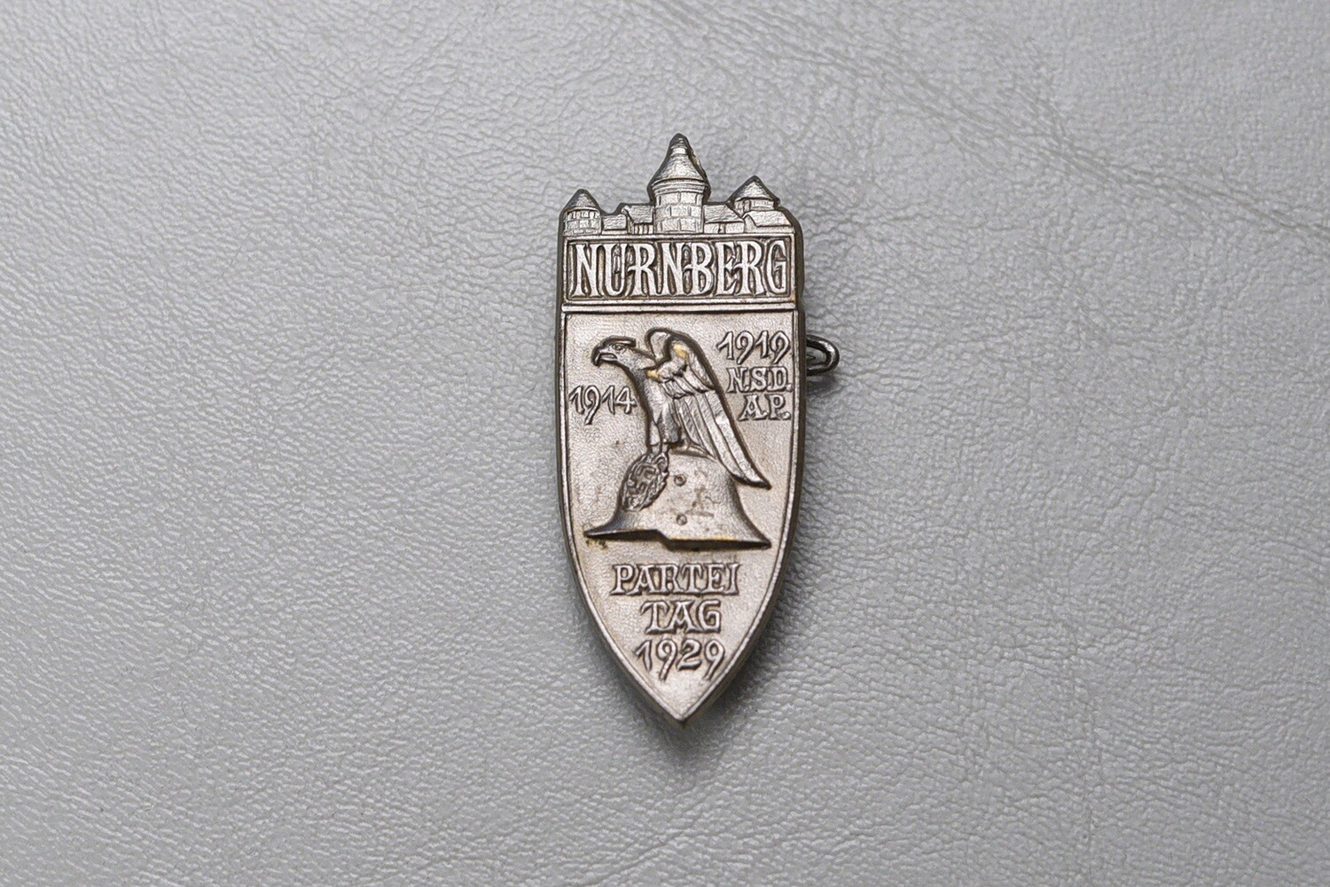 WWII GERMAN 1929 NURNBERG PARTY DAY BADGE BY HOFFESTÄTER, BONN – SILVER FINISH