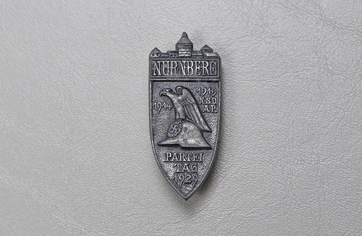 WWII GERMAN 1929 NURNBERG PARTY DAY BADGE BY HOFFESTÄTER, BONN – SILVER FINISH