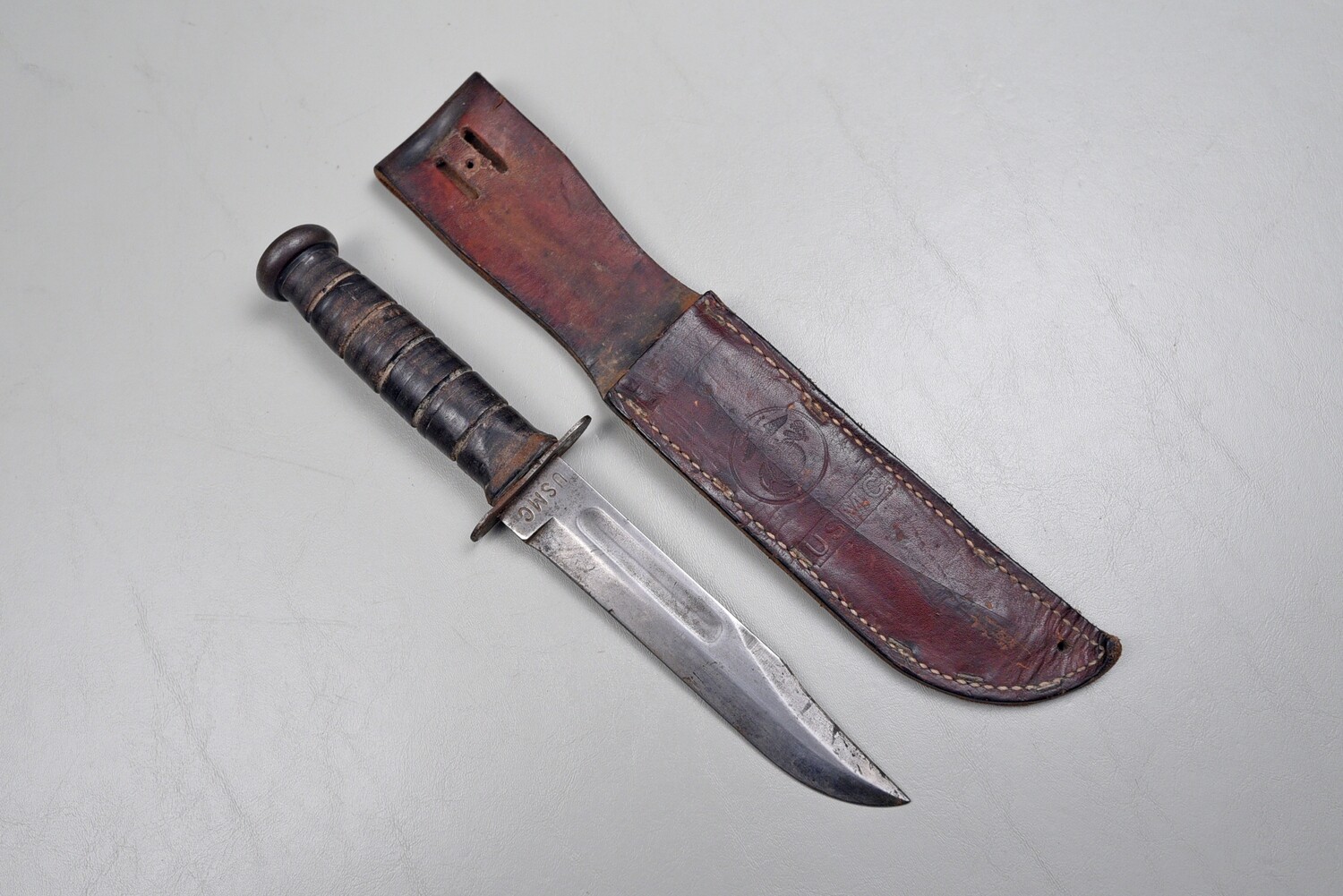 VIETNAM WAR ERA U.S. MARINE CORPS KA-BAR KNIFE &amp; SCABBARD
