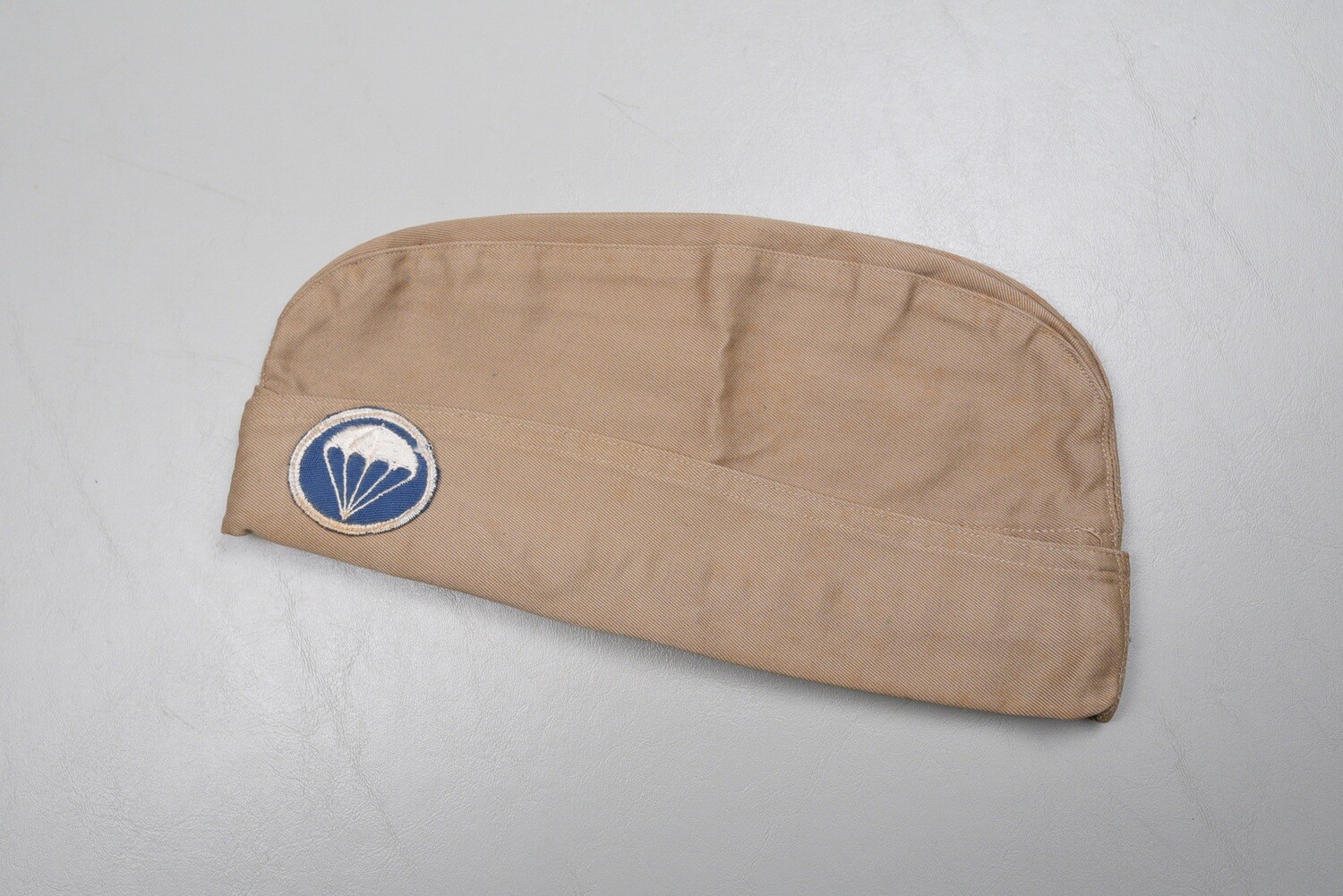 WWII U.S. AIRBORNE PARA INFANTRY REGIMENT OVER SEAS CAP w/BLUE PATCH - KHAKI