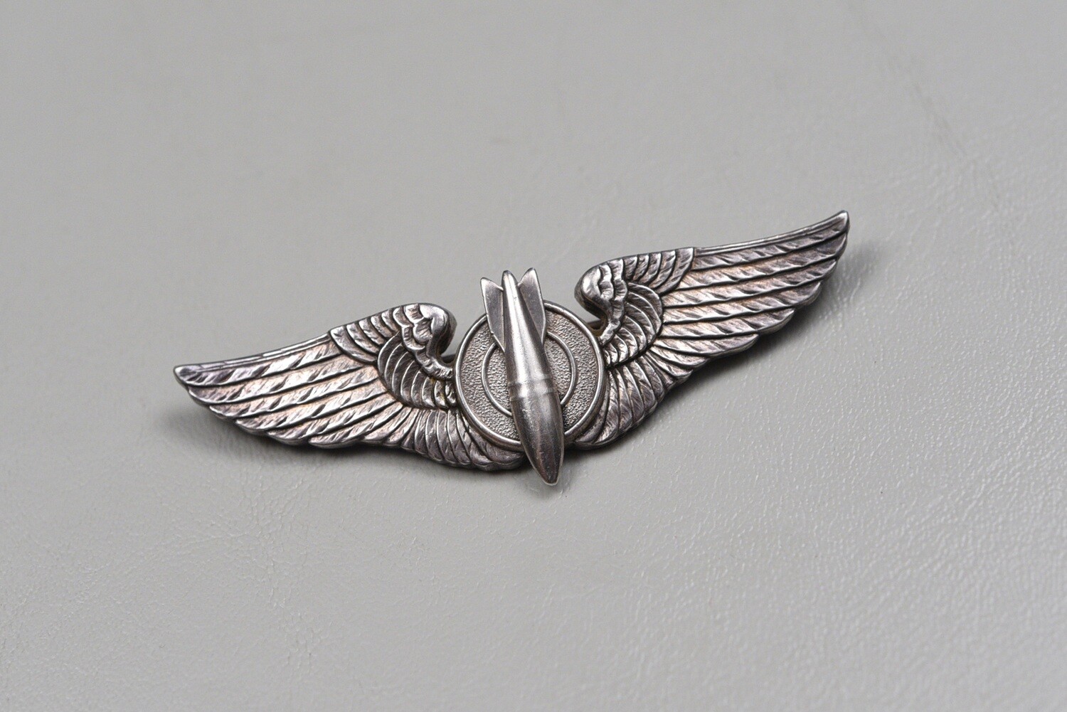 WWII U.S. ARMY AIR CORPS BOMBARDIER&#39;S WING BY LUXENBERG – 1st TYPE, STERLING