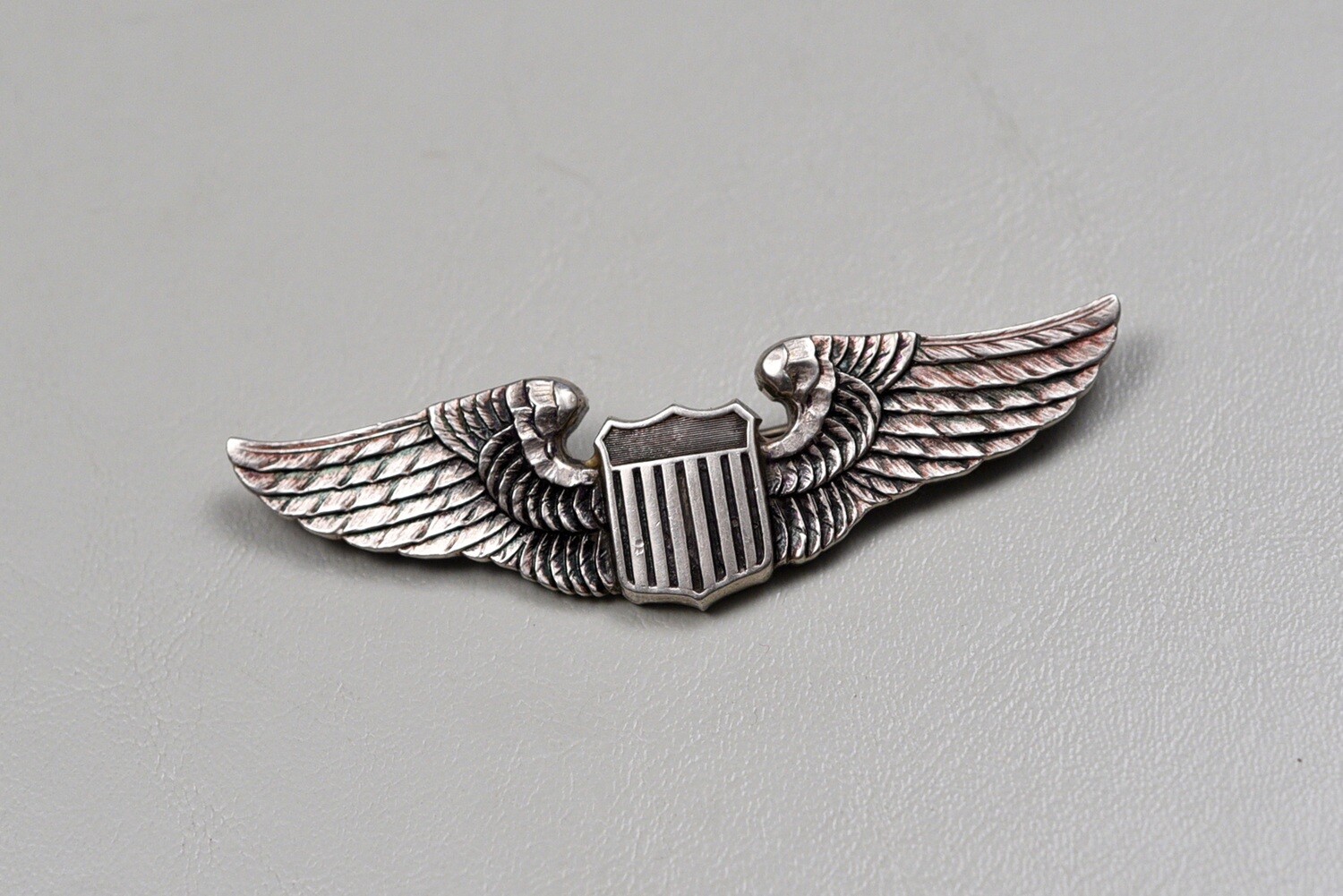 WWII U.S. ARMY AIR CORPS PILOT&#39;S WING BY LUXENBERG – 1st TYPE, STERLING