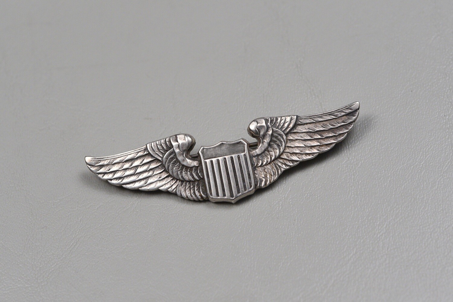 WWII U.S. ARMY AIR CORPS PILOT&#39;S WING BY LUXENBERG – 1st TYPE, STERLING