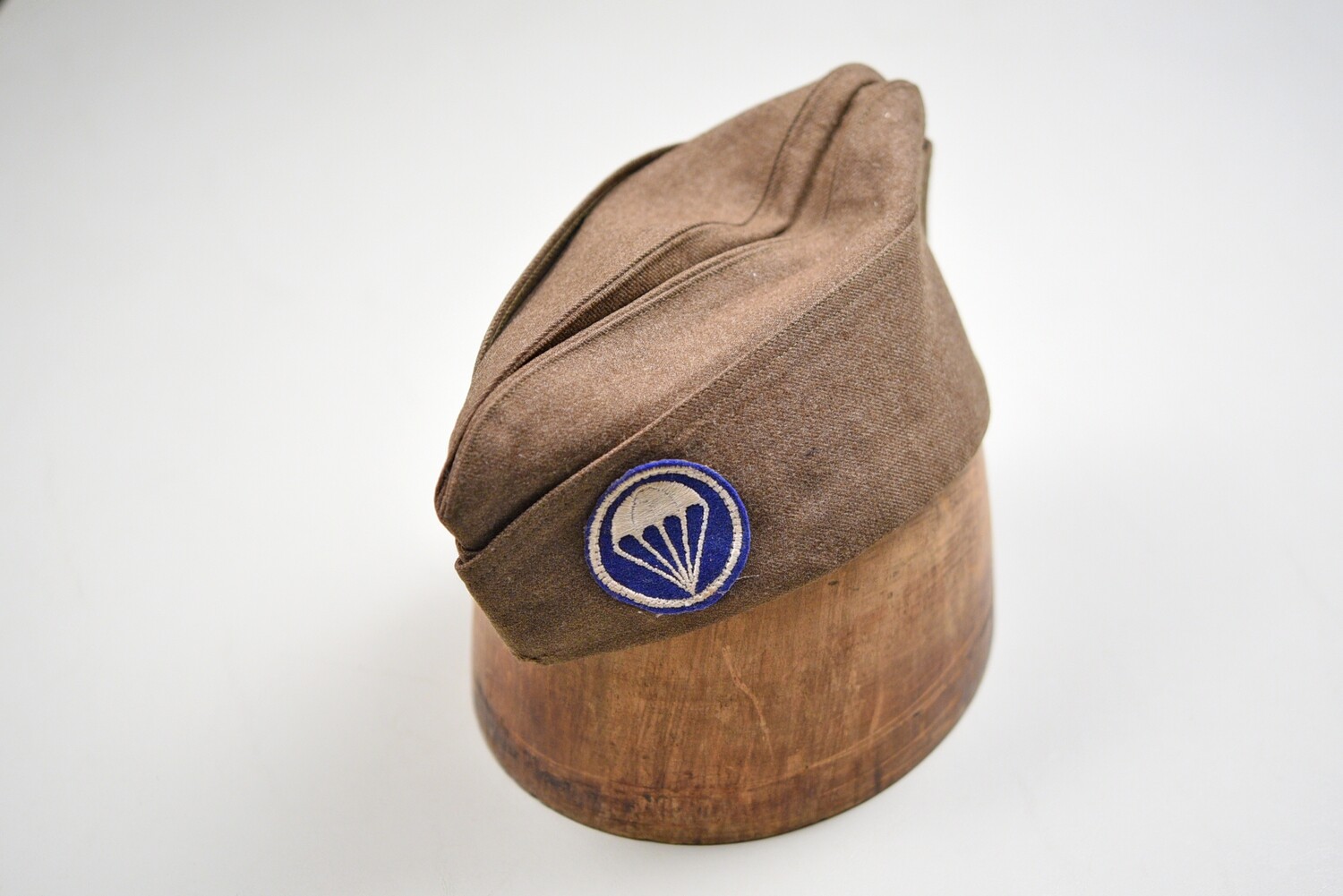 WWII U.S. AIRBORNE PARACHUTE INFANTRY ENLISTED OVERSEAS CAP - OD BROWN WOOL