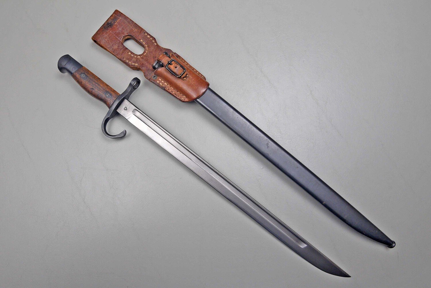 WWII JAPANESE TYPE 30 BAYONET w/SCABBARD &amp; LEATHER FROG