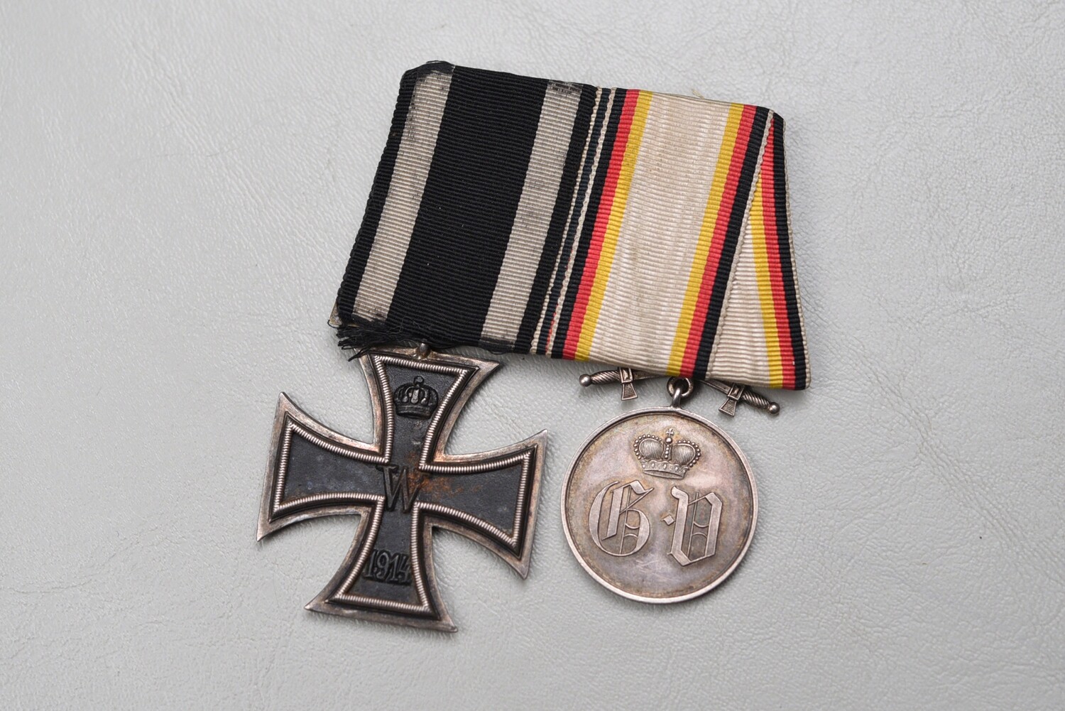 WWI GERMAN 1914 IRON CROSS/WALDECK SILVER MEDAL w/SWORDS 2-PLACE MEDAL BAR