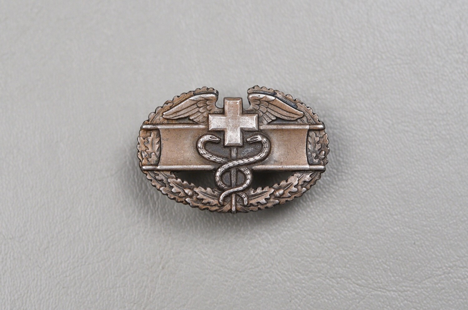 WWII U.S. ARMY COMBAT MEDIC BADGE - PIN BACK, STERLING