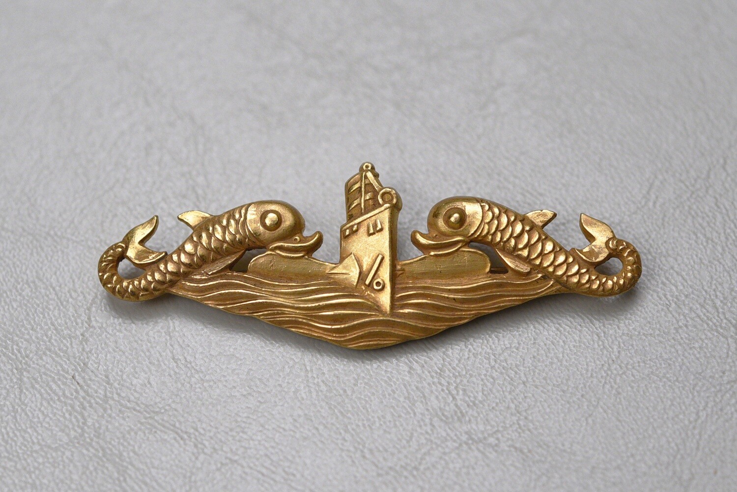 WWII U.S. NAVY SUBMARINE OFFICER&#39;S BADGE BY H&amp;H IMPERIAL