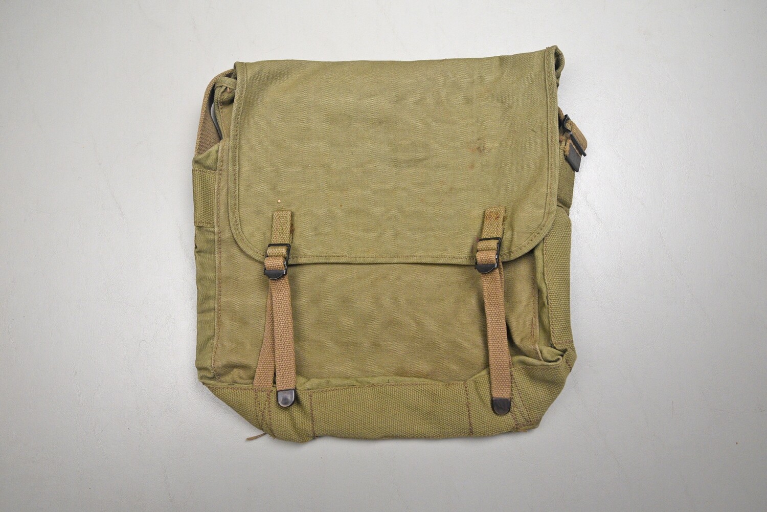 WWII U.S. MARINE CORPS HAVERSACK - NAMED &amp; BOYT 42 DATED