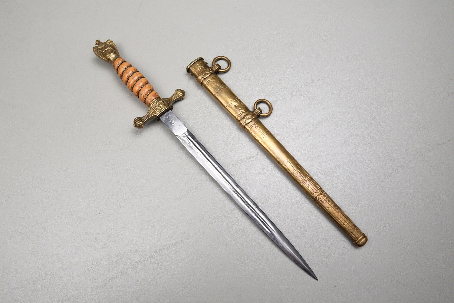 WWII GERMAN KRIEGSMARINE OFFICER&#39;S DAGGER w/CUSTOM HANDLE BY W.K.C.