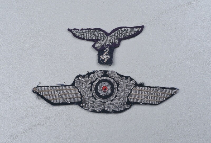 WWII GERMAN LUFTWAFFE OFFICER&#39;S VISOR HAT INSIGNIA SET - BULLION