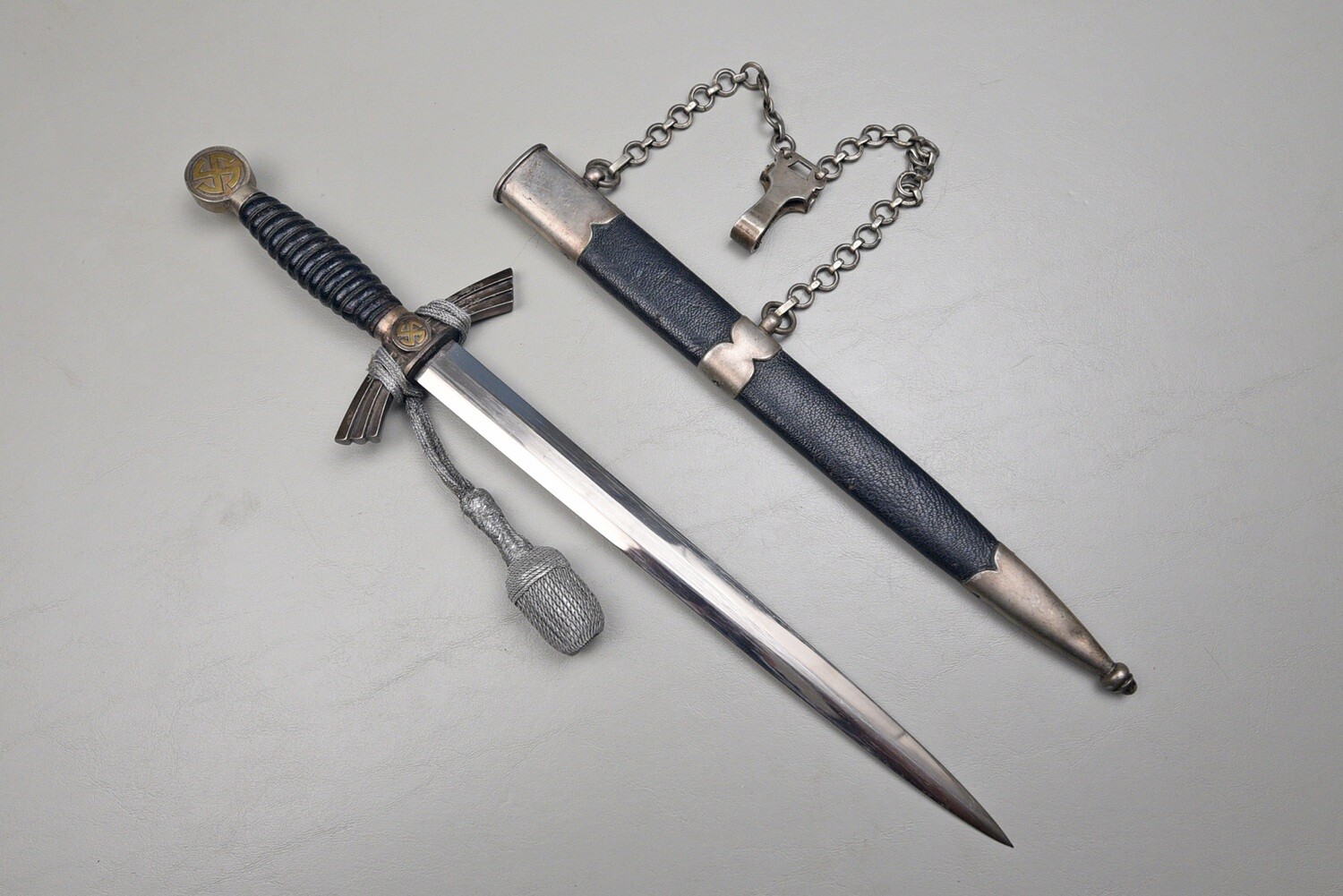 WWII GERMAN LUFTWAFFE 1st PATTERN OFFICER&#39;S DAGGER BY WEYERSBURG
