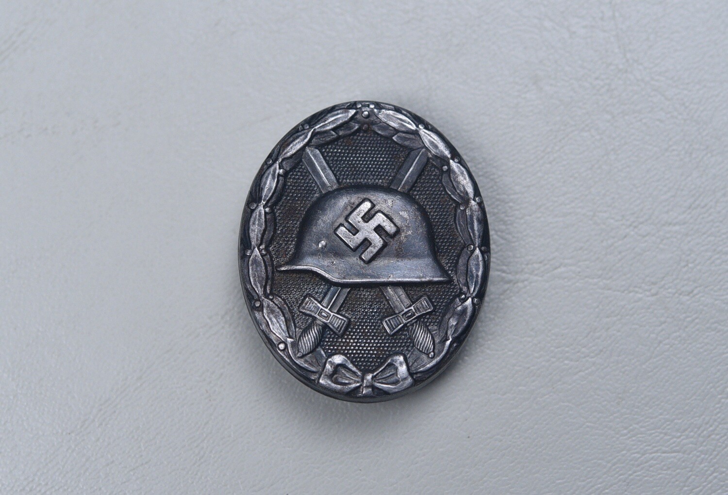 WWII GERMAN M1939 BLACK WOUND BADGE - MARKED &#39;100&#39;