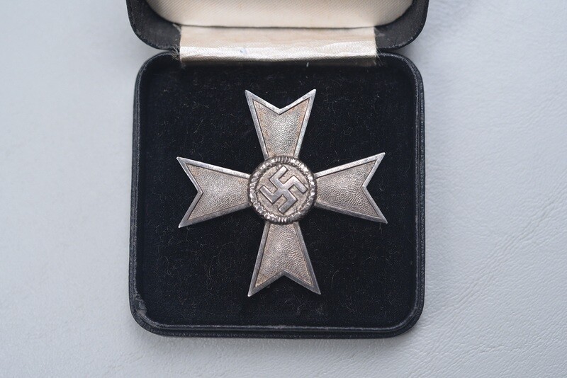 WWII GERMAN 1939 WAR MERIT CROSS 1st CLASS IN CASE BY FRIEDRICH ORTH, WIEN