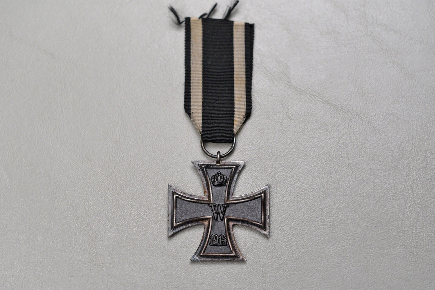 WWI GERMAN PRUSSIAN IRON CROSS 2nd CLASS ON ORIGINAL RIBBON - MARKED &#39;K.A.G.&#39;