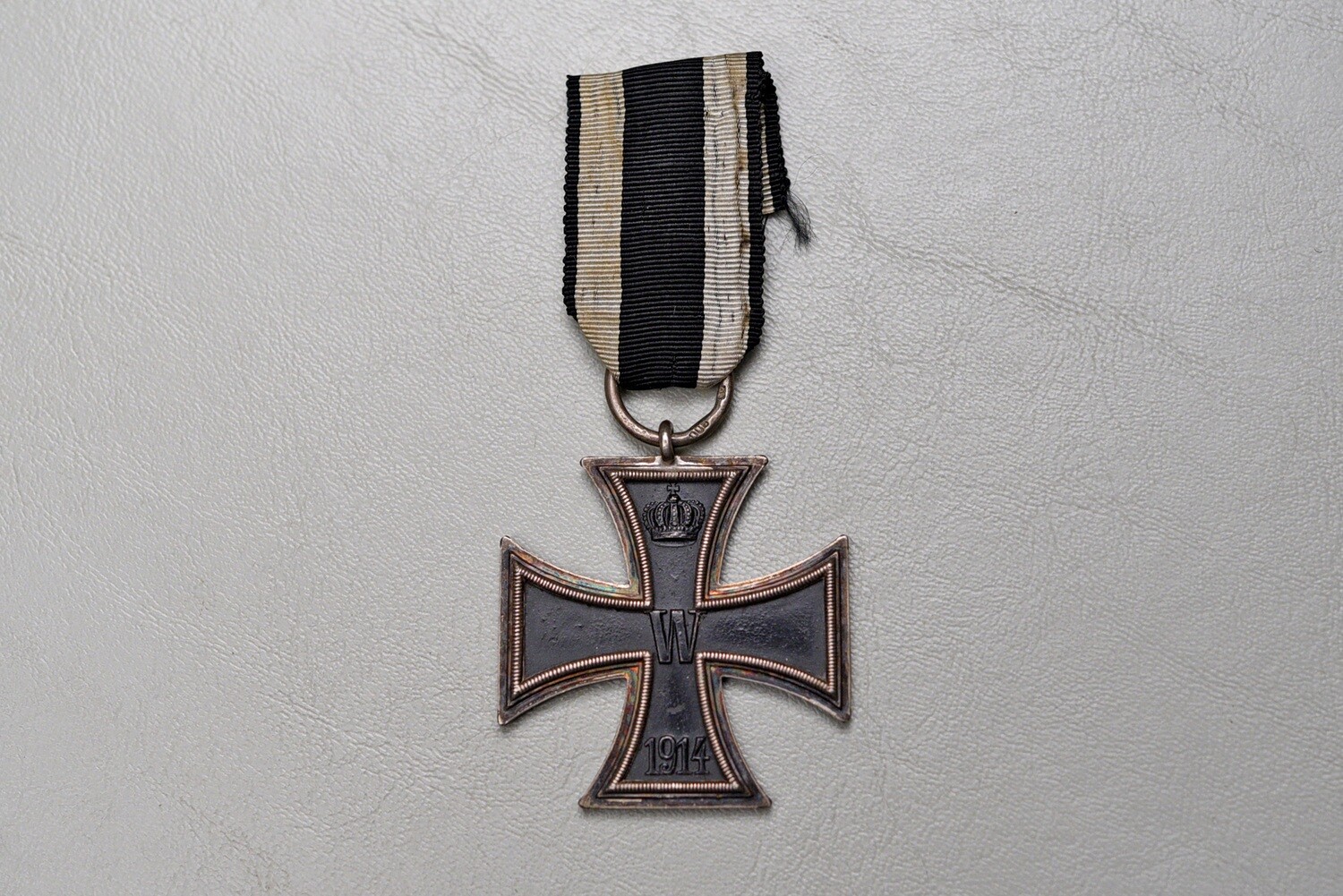WWI GERMAN PRUSSIAN IRON CROSS 2nd CLASS ON ORIGINAL RIBBON - MARKED &#39;800&#39; &amp; CD