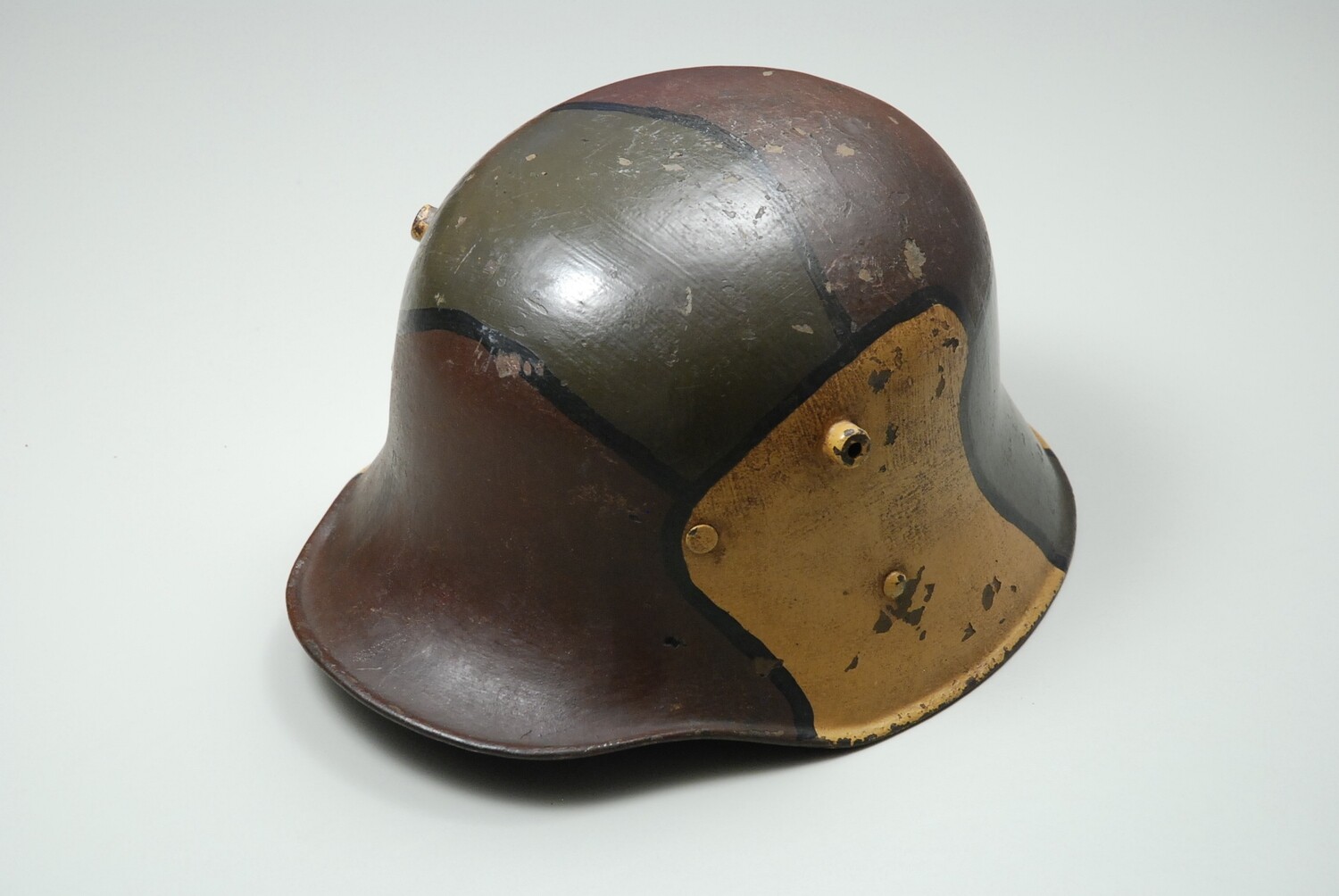 WWI AUSTRIAN M16 CAMOUFLAGED STEEL TRENCH HELMET - RESTORED