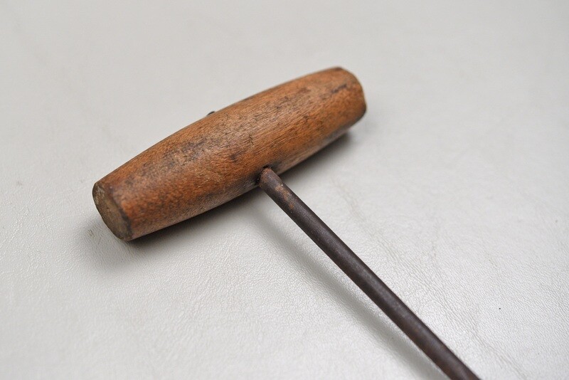 CIVIL WAR ARTILLERY GIMLET w/WOODEN HANDLE