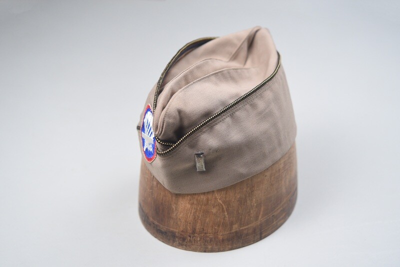 WWII U.S. AIRBORNE OFFICER KHAKI OVERSEAS CAP w/RANK INSIGNIA - PARA/GLIDER