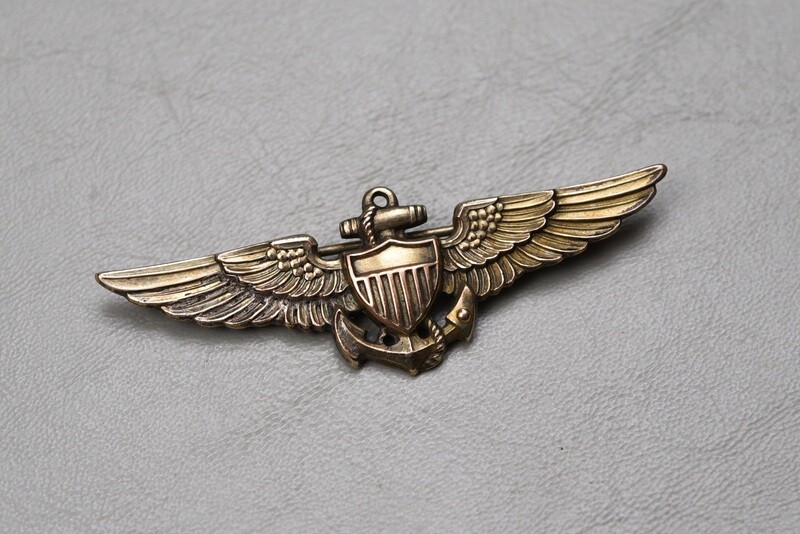 WWII U.S. NAVY/MARINE CORPS PILOT&#39;S WING BY AMICO - PIN BACK, STERLING