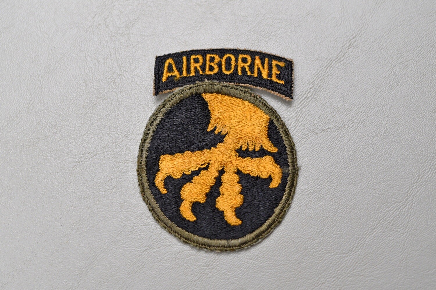 WWII U.S. 17th AIRBORNE SHOULDER PATCH w/&#39;AIRBORNE&#39; TAB ATTACHED