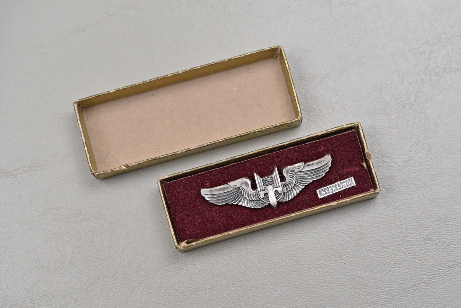 WWII U.S. ARMY AIR CORPS AIR GUNNER SHIRT SIZE WING IN BOX - PINBACK, STERLING