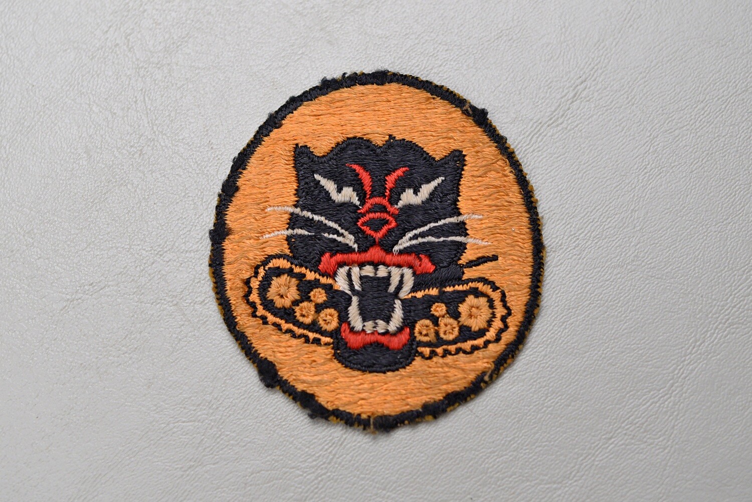 WWII U.S. TANK DESTROYER SHOULDER PATCH - 8 WHEEL