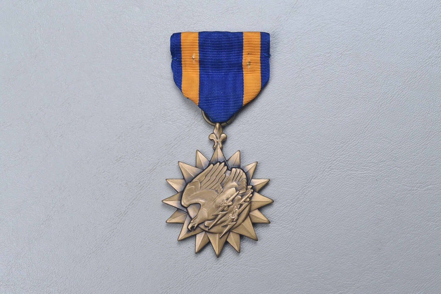 WWII U.S. ARMY AIR CORPS AIR MEDAL NAMED TO 77th DIV. OFFICER - 6 LINE ENGRAVED