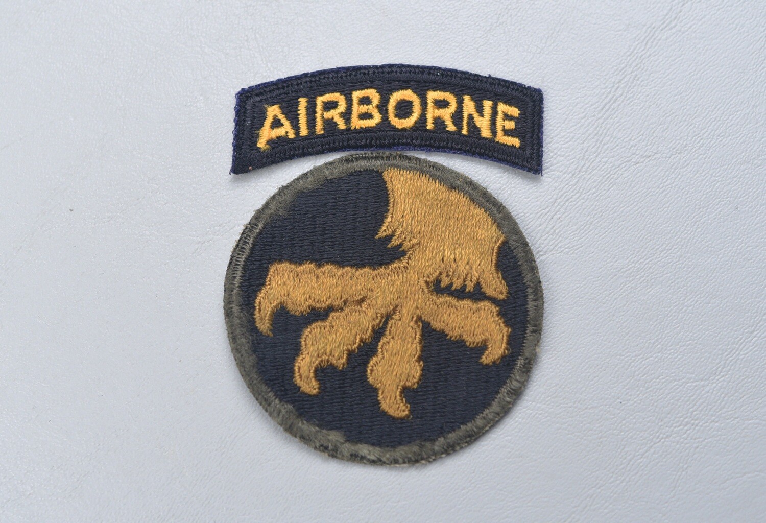 WWII U.S. 17th AIRBORNE SHOULDER PATCH w/&#39;AIRBORNE&#39; TAB