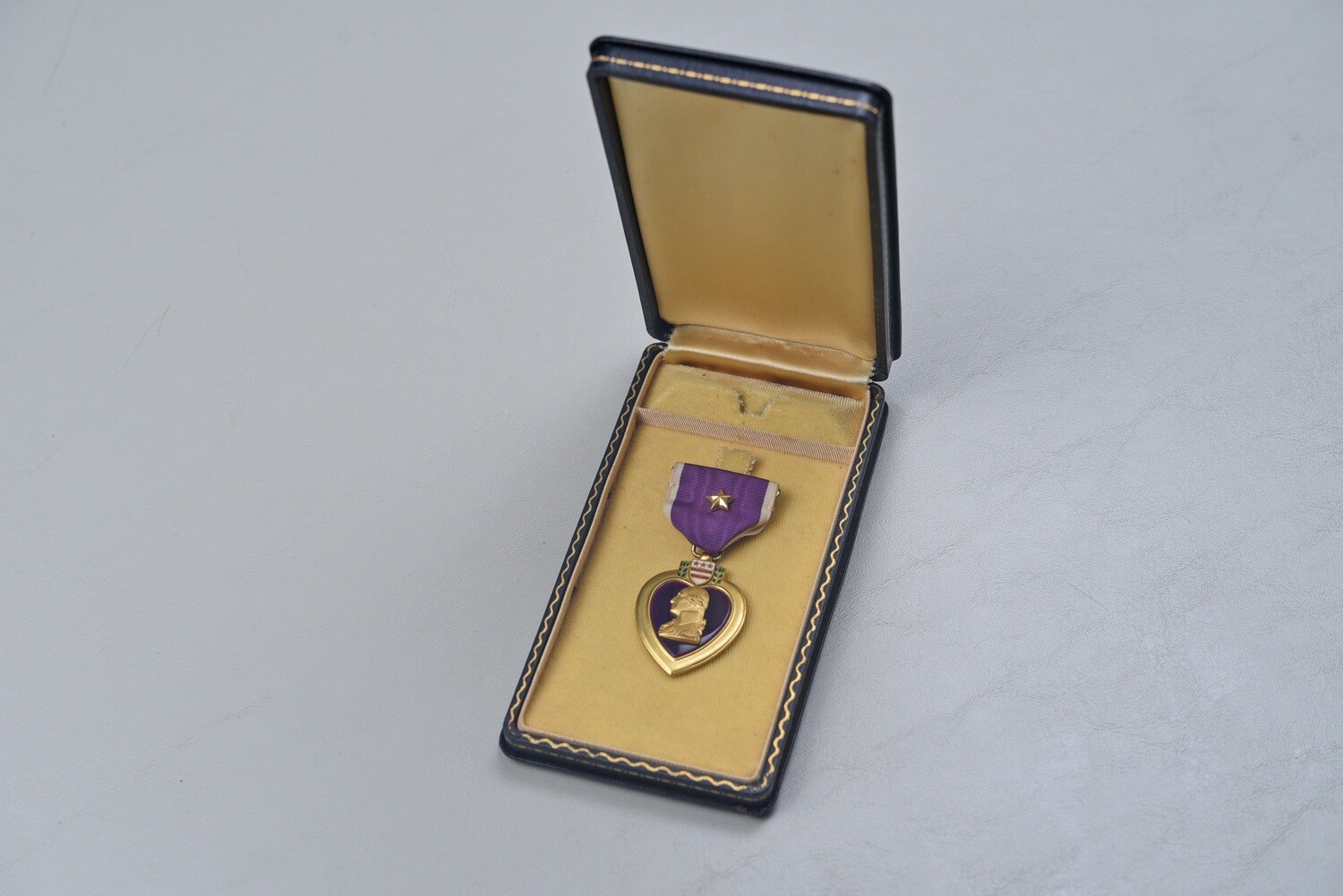 VIETNAM U.S. MARINE CORPS PURPLE HEART TO SHOT DOWN KHE SAHN KIA