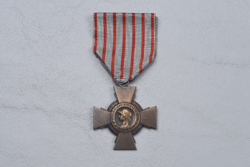 WWI FRENCH COMBATANT&#39;S CROSS