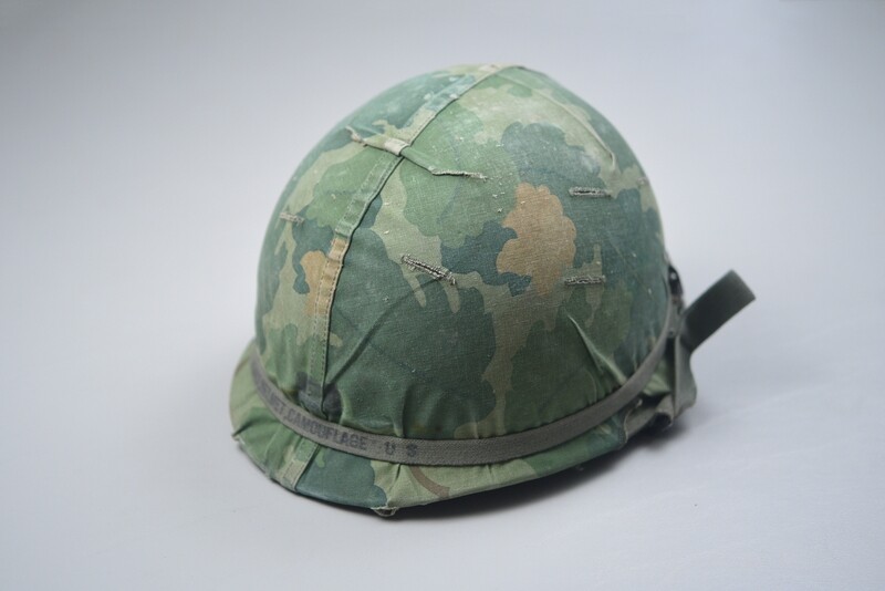 VIETNAM M1 PARATROOPER OFFICER'S HELMET w/MITCHELL CAMOUFLAGE COVER & HELMET BAND VIETNAM M1 PARATROOPER OFFICER'S HELMET w/MITCHELL CAMOUFLAGE COVER & HELMET BAND