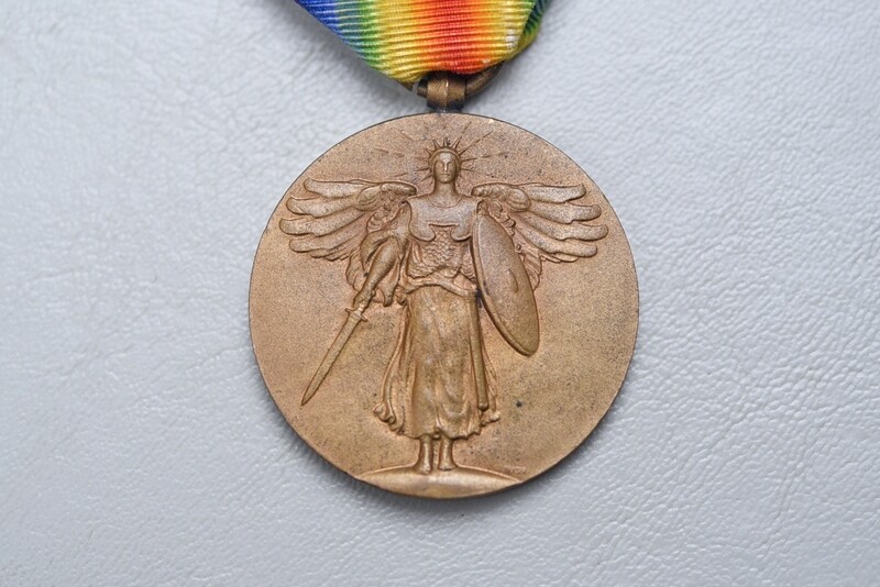 WWI U.S. VICTORY MEDAL w/ MARINE CORPS EAGLE, GLOBE & ANCHOR