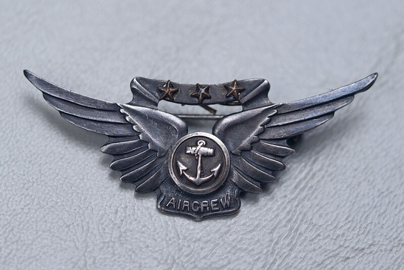 WWII U.S. NAVY AIR CREW WING w/3 STARS - PIN BACK, STERLING