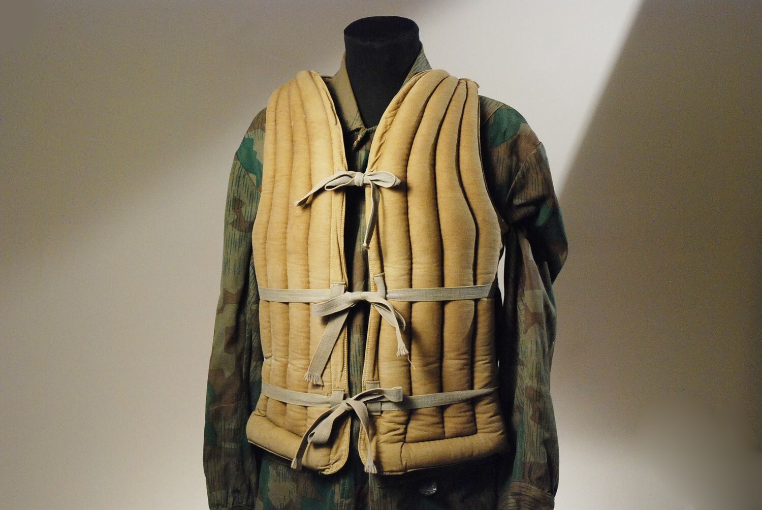 WWII GERMAN LUFTWAFFE PARATROOPER LIFE VEST w/HEISLER TAG - IDENTIFIED